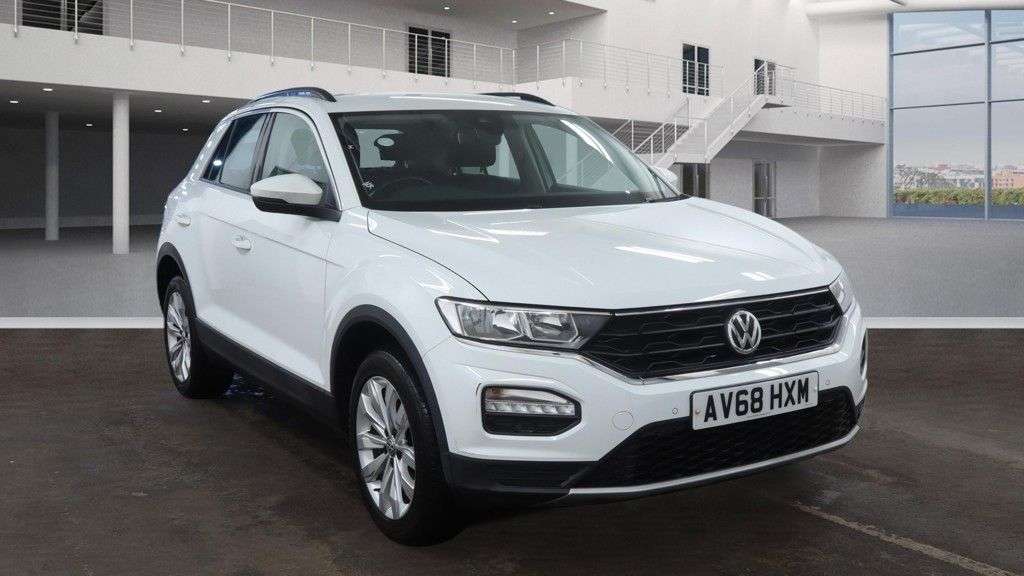 A 2018 VOLKSWAGEN T-ROC 1.6 TDI SE SUV 5dr Diesel Manual Euro 6 (s/s) (115 ps) A 2018 VOLKSWAGEN T-ROC 1.6 TDI SE SUV 5dr Diesel Manual Euro 6 (s/s) (115 ps)