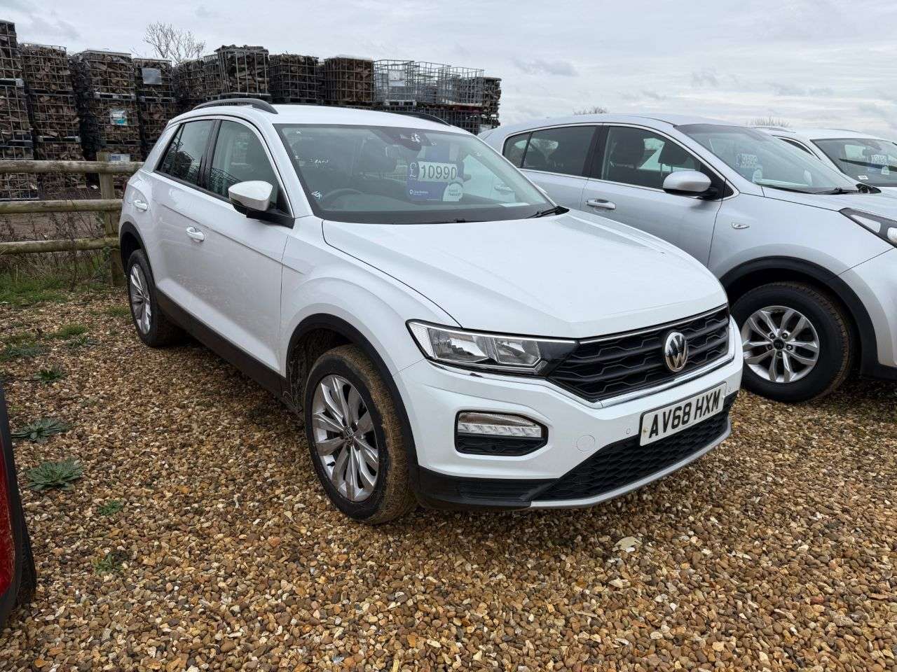 A 2018 VOLKSWAGEN T-ROC 1.6 TDI SE SUV 5dr Diesel Manual Euro 6 (s/s) (115 ps) A 2018 VOLKSWAGEN T-ROC 1.6 TDI SE SUV 5dr Diesel Manual Euro 6 (s/s) (115 ps)