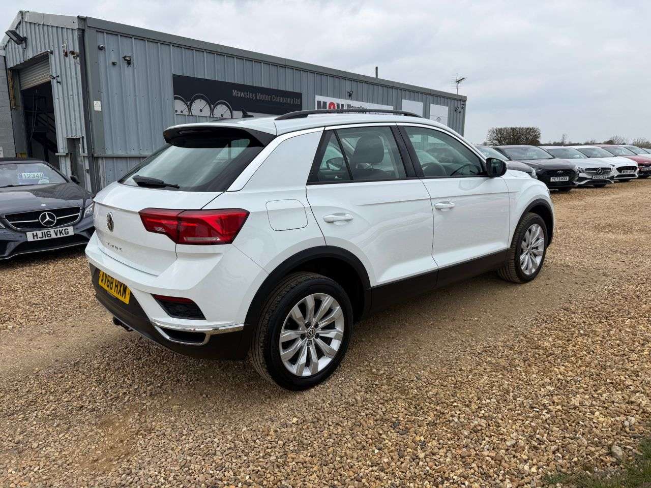 A 2018 VOLKSWAGEN T-ROC 1.6 TDI SE SUV 5dr Diesel Manual Euro 6 (s/s) (115 ps) A 2018 VOLKSWAGEN T-ROC 1.6 TDI SE SUV 5dr Diesel Manual Euro 6 (s/s) (115 ps)