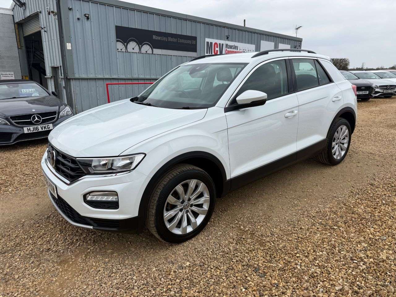 A 2018 VOLKSWAGEN T-ROC 1.6 TDI SE SUV 5dr Diesel Manual Euro 6 (s/s) (115 ps) A 2018 VOLKSWAGEN T-ROC 1.6 TDI SE SUV 5dr Diesel Manual Euro 6 (s/s) (115 ps)