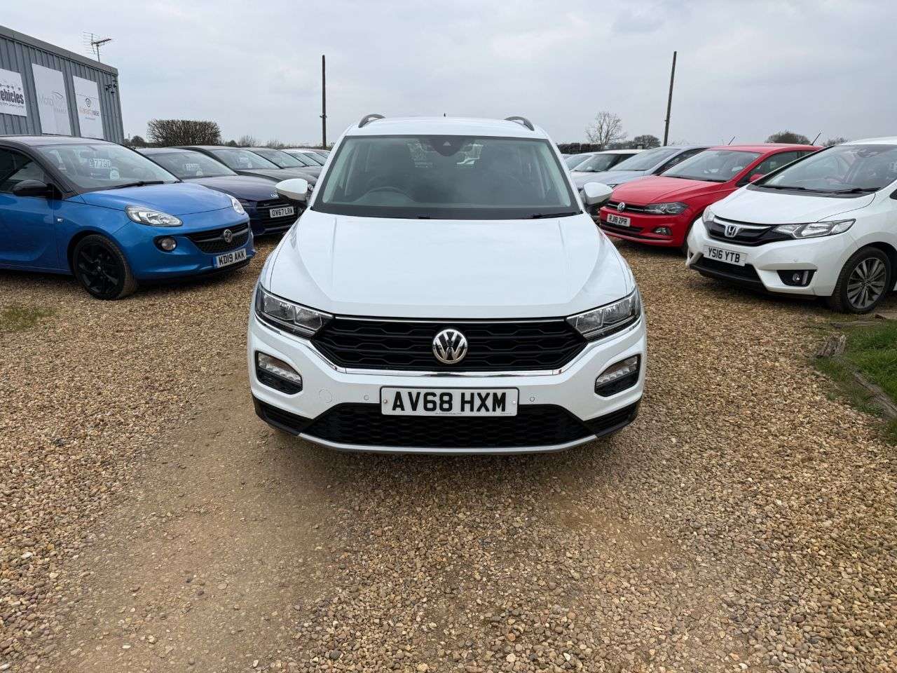 A 2018 VOLKSWAGEN T-ROC 1.6 TDI SE SUV 5dr Diesel Manual Euro 6 (s/s) (115 ps) A 2018 VOLKSWAGEN T-ROC 1.6 TDI SE SUV 5dr Diesel Manual Euro 6 (s/s) (115 ps)