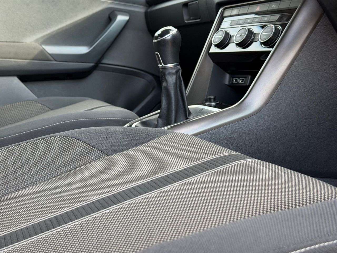 2018 VOLKSWAGEN T-ROC 2018 VOLKSWAGEN T-ROC