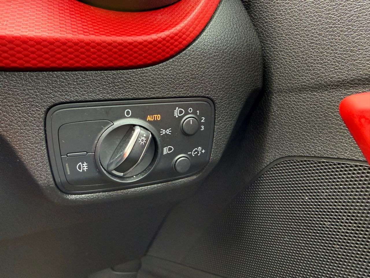 2019 AUDI Q2 2019 AUDI Q2