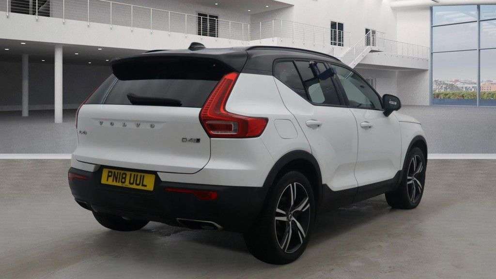 A 2018 VOLVO XC40 2.0 D4 R-Design SUV 5dr Diesel Auto AWD Euro 6 (s/s) (190 ps) A 2018 VOLVO XC40 2.0 D4 R-Design SUV 5dr Diesel Auto AWD Euro 6 (s/s) (190 ps)