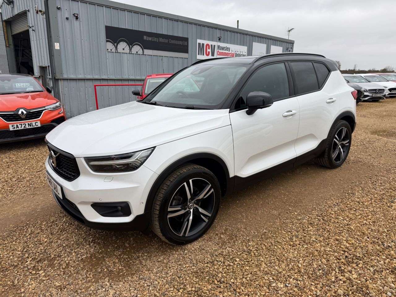 A 2018 VOLVO XC40 2.0 D4 R-Design SUV 5dr Diesel Auto AWD Euro 6 (s/s) (190 ps) A 2018 VOLVO XC40 2.0 D4 R-Design SUV 5dr Diesel Auto AWD Euro 6 (s/s) (190 ps)