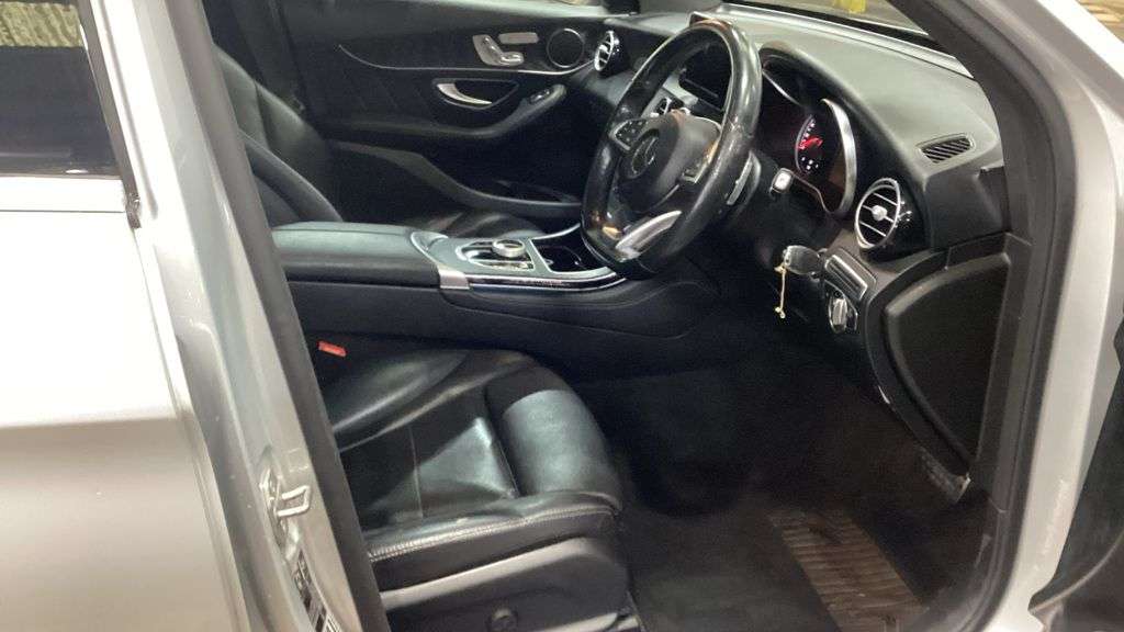 A 2018 MERCEDES-BENZ GLC 2.1 GLC220d AMG Line (Premium) SUV 5dr Diesel G-Tronic 4MATIC Euro 6 (s/s) A 2018 MERCEDES-BENZ GLC 2.1 GLC220d AMG Line (Premium) SUV 5dr Diesel G-Tronic 4MATIC Euro 6 (s/s)