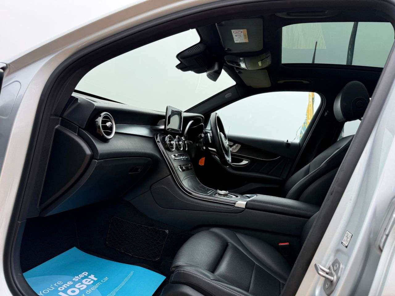 A 2018 MERCEDES-BENZ GLC 2.1 GLC220d AMG Line (Premium) SUV 5dr Diesel G-Tronic 4MATIC Euro 6 (s/s) A 2018 MERCEDES-BENZ GLC 2.1 GLC220d AMG Line (Premium) SUV 5dr Diesel G-Tronic 4MATIC Euro 6 (s/s)