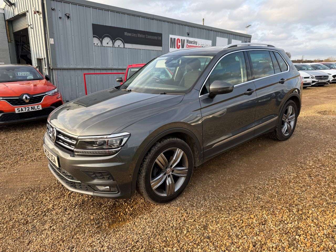A 2018 VOLKSWAGEN TIGUAN 2.0 TDI SEL SUV 5dr Diesel DSG Euro 6 (s/s) (150 ps) A 2018 VOLKSWAGEN TIGUAN 2.0 TDI SEL SUV 5dr Diesel DSG Euro 6 (s/s) (150 ps)