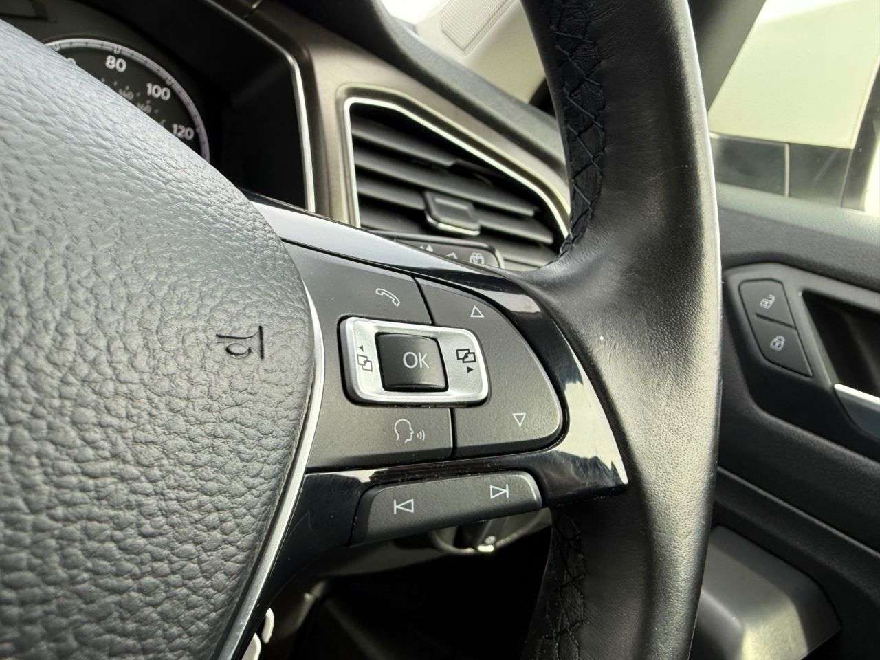 2018 VOLKSWAGEN T-ROC 2018 VOLKSWAGEN T-ROC