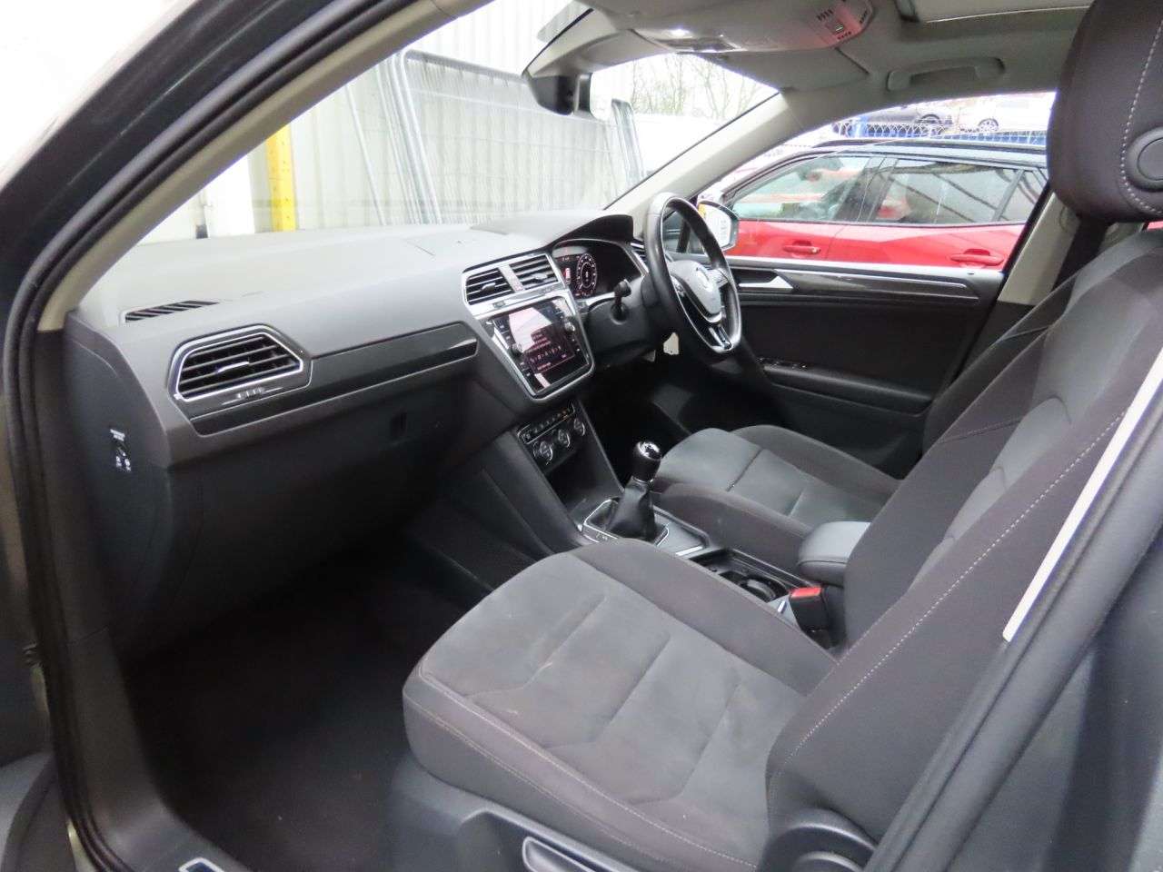 A 2019 VOLKSWAGEN TIGUAN 2.0 TDI SEL SUV 5dr Diesel Manual Euro 6 (s/s) (150 ps) A 2019 VOLKSWAGEN TIGUAN 2.0 TDI SEL SUV 5dr Diesel Manual Euro 6 (s/s) (150 ps)