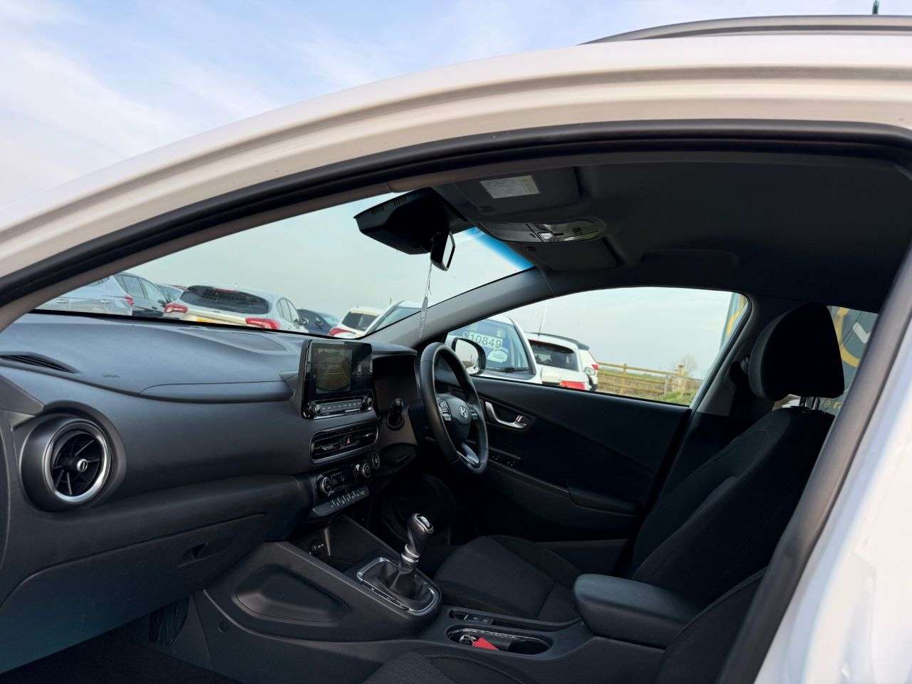 A 2022 HYUNDAI KONA 1.0 T-GDi MHEV Premium SUV 5dr Petrol Hybrid Manual Euro 6 (s/s) (120 ps) A 2022 HYUNDAI KONA 1.0 T-GDi MHEV Premium SUV 5dr Petrol Hybrid Manual Euro 6 (s/s) (120 ps)