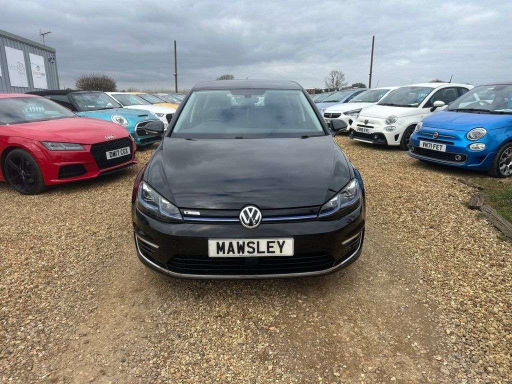 A 2020 VOLKSWAGEN E-GOLF 35.8kWh e-Golf Hatchback 5dr Electric Auto (136 ps) A 2020 VOLKSWAGEN E-GOLF 35.8kWh e-Golf Hatchback 5dr Electric Auto (136 ps)