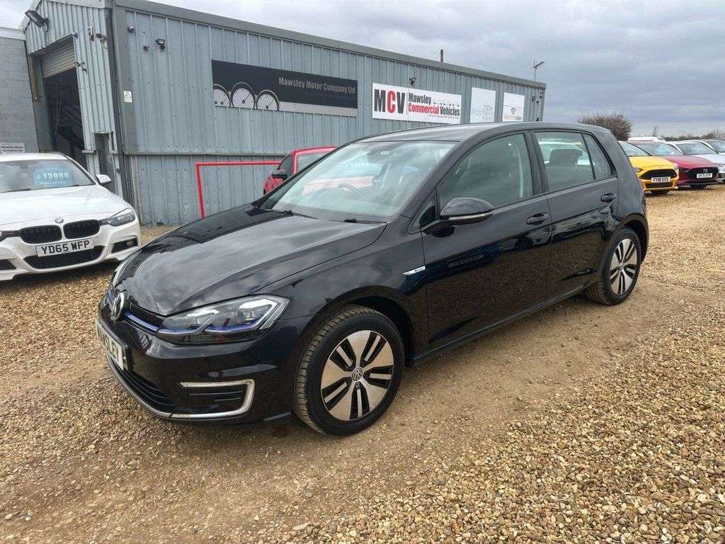A 2020 VOLKSWAGEN E-GOLF 35.8kWh e-Golf Hatchback 5dr Electric Auto (136 ps) A 2020 VOLKSWAGEN E-GOLF 35.8kWh e-Golf Hatchback 5dr Electric Auto (136 ps)
