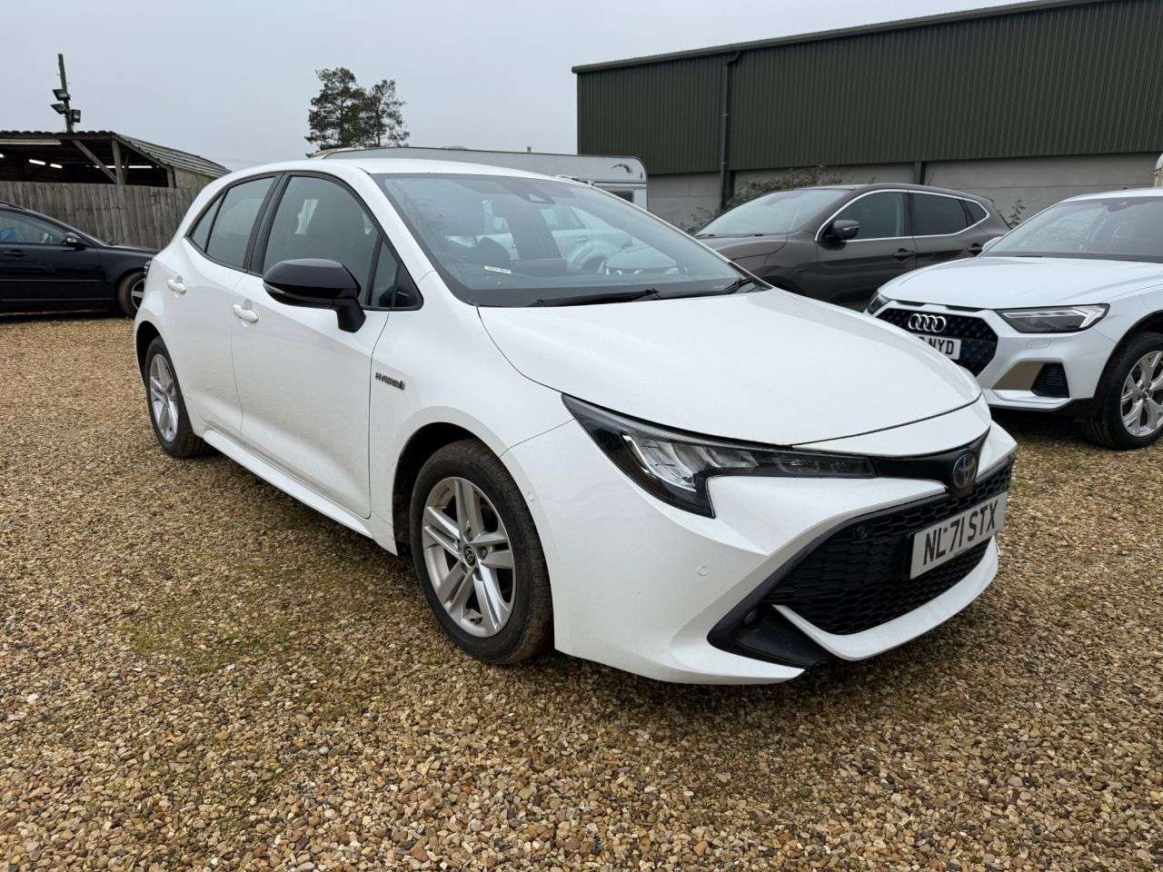 A 2021 TOYOTA COROLLA 1.8 VVT-h GPF Icon Tech Hatchback 5dr Petrol Hybrid CVT Euro 6 (s/s) (122 p A 2021 TOYOTA COROLLA 1.8 VVT-h GPF Icon Tech Hatchback 5dr Petrol Hybrid CVT Euro 6 (s/s) (122 p
