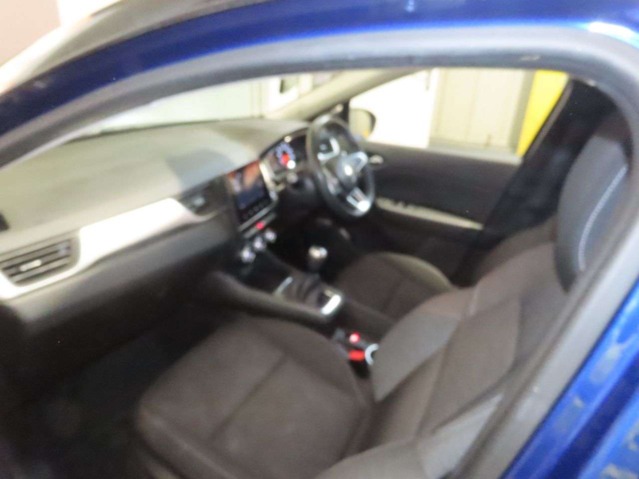 A 2020 RENAULT CAPTUR 1.0 TCe Iconic SUV 5dr Petrol Manual Euro 6 (s/s) (100 ps) A 2020 RENAULT CAPTUR 1.0 TCe Iconic SUV 5dr Petrol Manual Euro 6 (s/s) (100 ps)