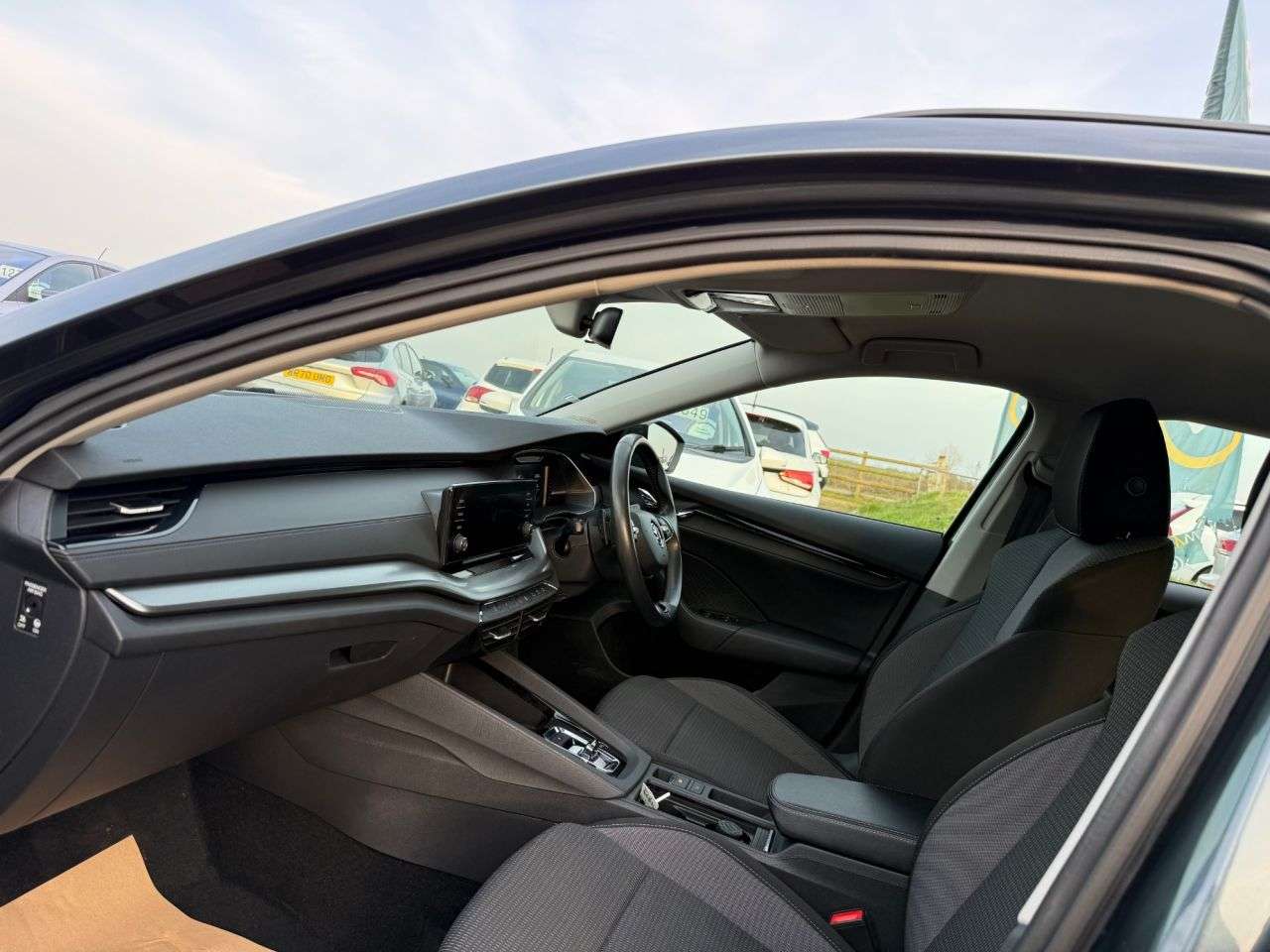 A 2021 SKODA OCTAVIA 1.0 TSI e-TEC MHEV SE First Edition Estate 5dr Petrol Hybrid DSG Euro 6 (s/ A 2021 SKODA OCTAVIA 1.0 TSI e-TEC MHEV SE First Edition Estate 5dr Petrol Hybrid DSG Euro 6 (s/