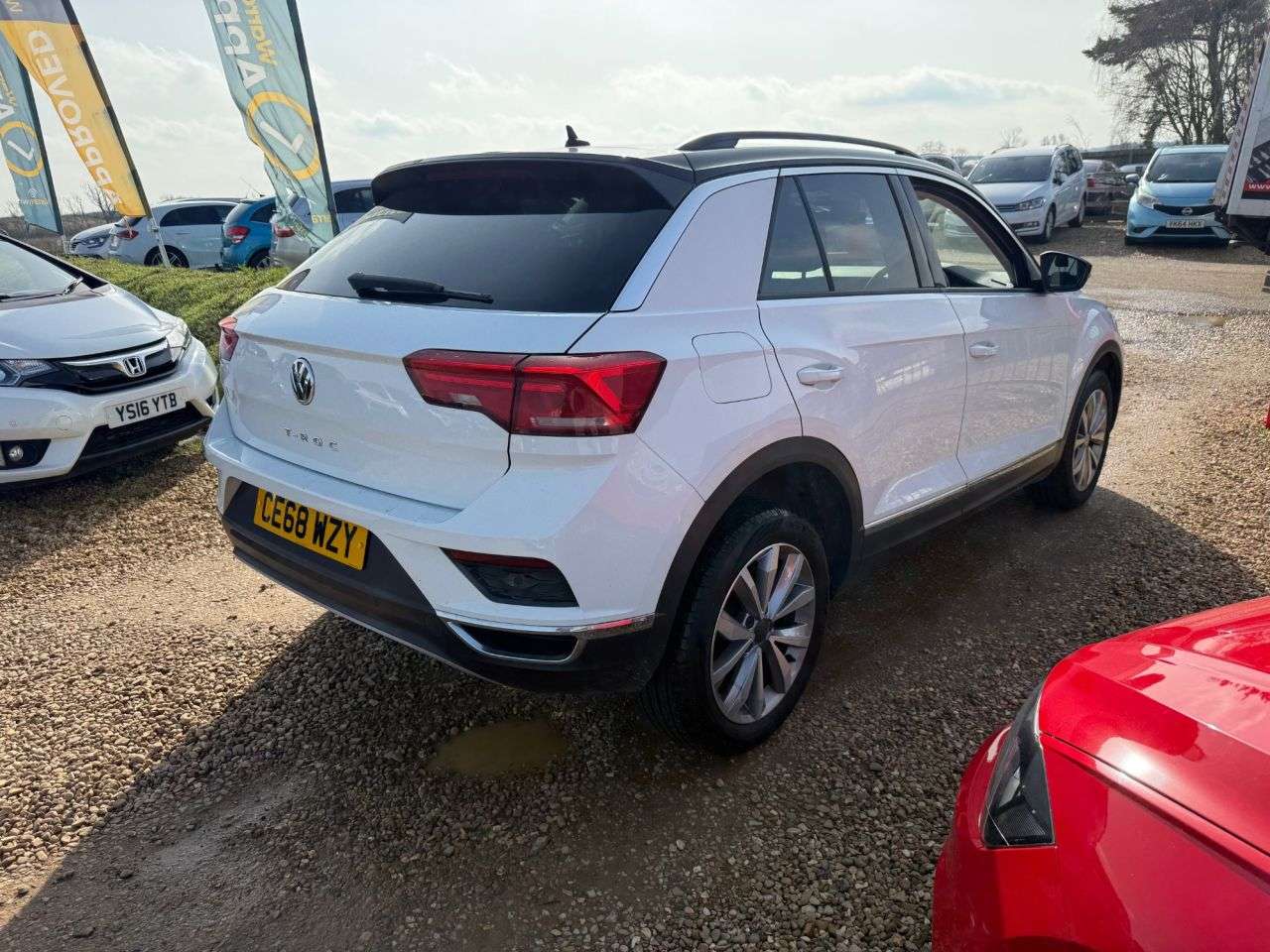 A 2018 VOLKSWAGEN T-ROC 1.0 TSI GPF Design SUV 5dr Petrol Manual Euro 6 (s/s) (115 ps) A 2018 VOLKSWAGEN T-ROC 1.0 TSI GPF Design SUV 5dr Petrol Manual Euro 6 (s/s) (115 ps)