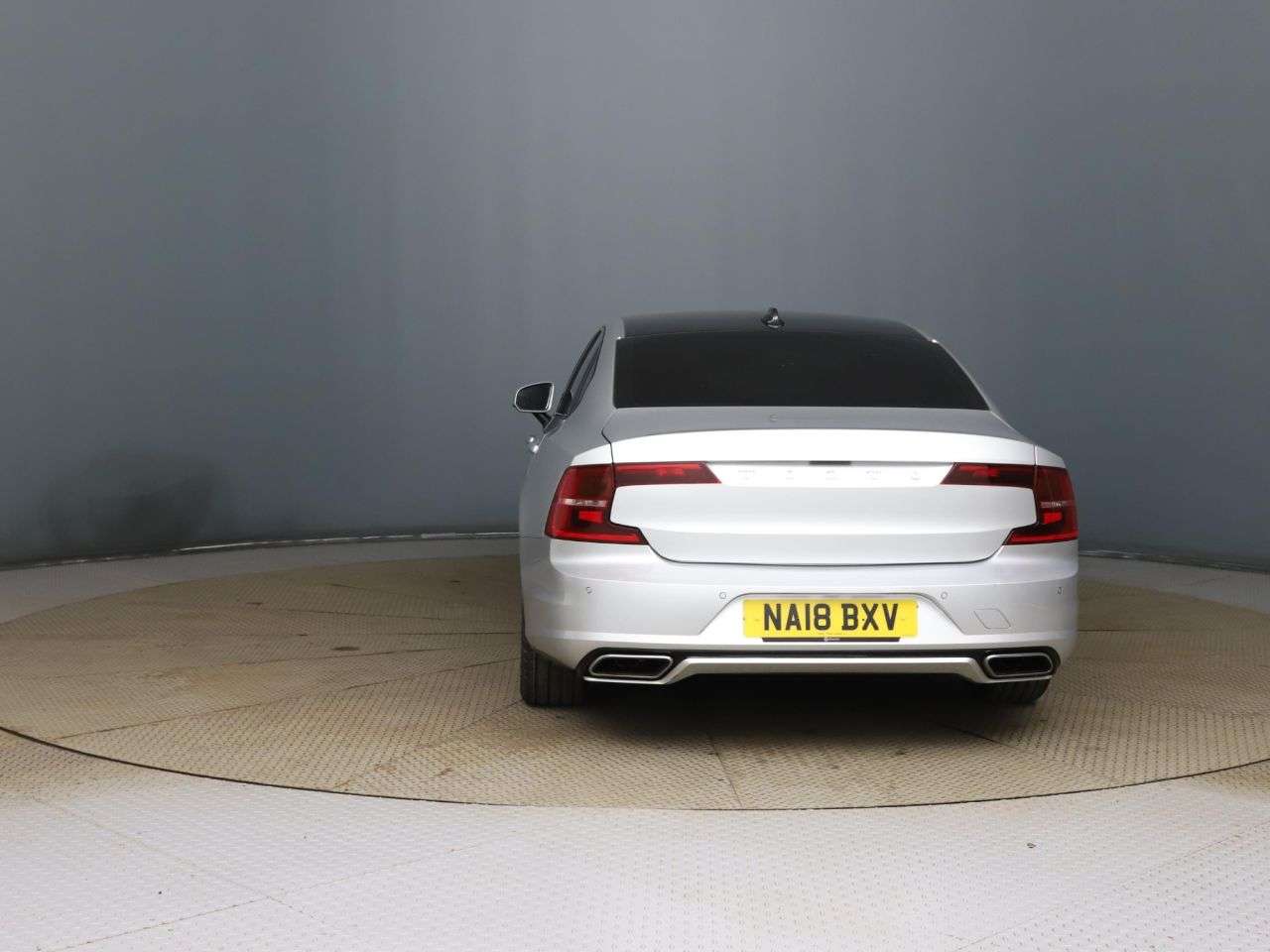 2018 VOLVO S90 2018 VOLVO S90