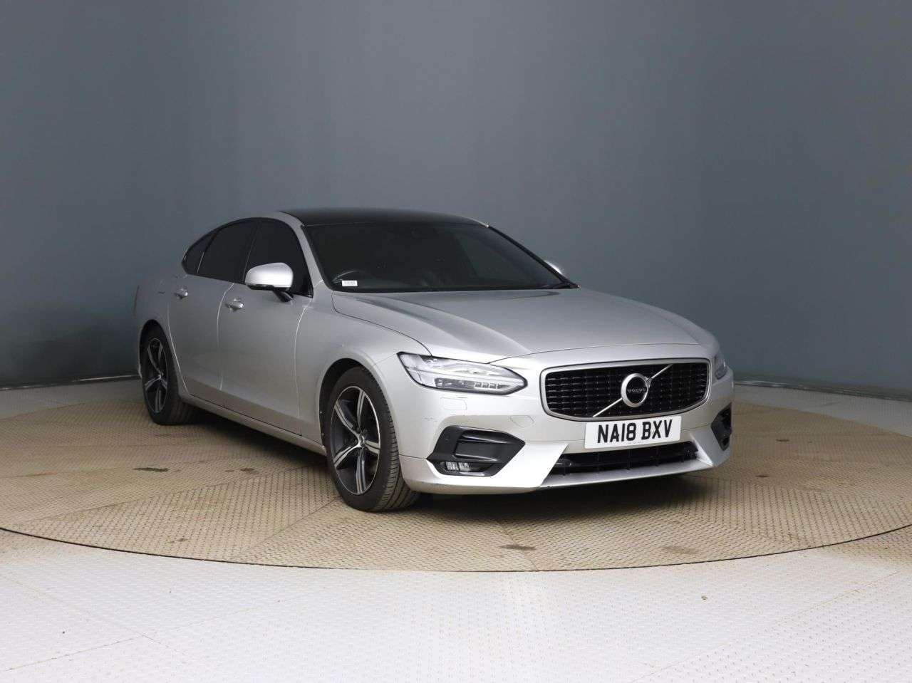A 2018 VOLVO S90 2.0 D4 R-Design Saloon 4dr Diesel Auto Euro 6 (s/s) (190 ps) A 2018 VOLVO S90 2.0 D4 R-Design Saloon 4dr Diesel Auto Euro 6 (s/s) (190 ps)