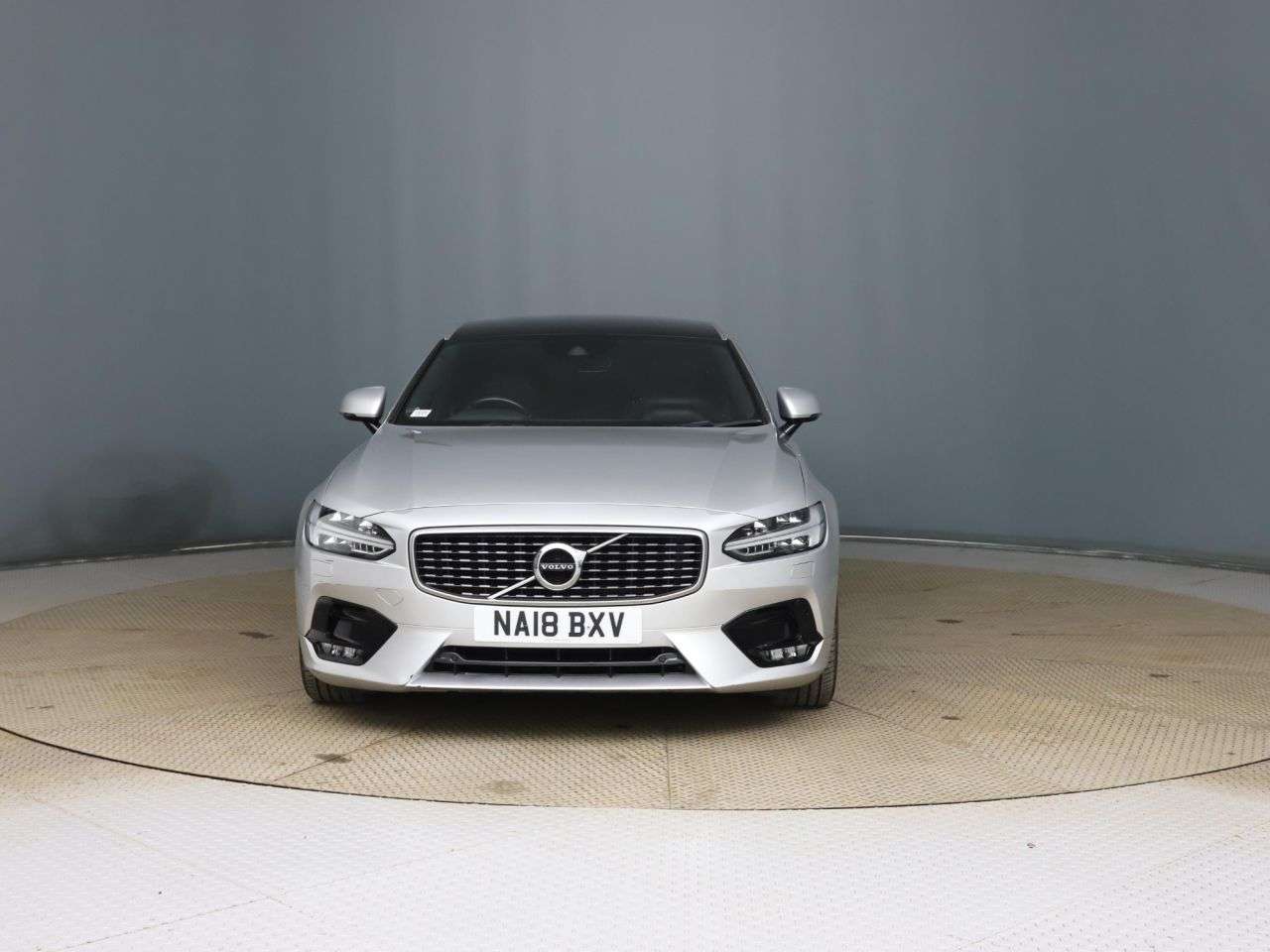 A 2018 VOLVO S90 2.0 D4 R-Design Saloon 4dr Diesel Auto Euro 6 (s/s) (190 ps) A 2018 VOLVO S90 2.0 D4 R-Design Saloon 4dr Diesel Auto Euro 6 (s/s) (190 ps)