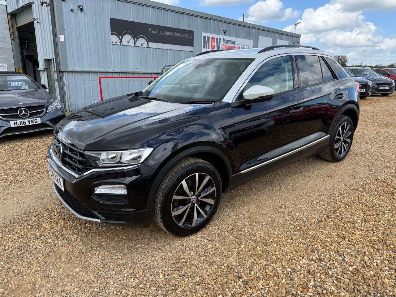 A 2018 VOLKSWAGEN T-ROC 1.0 TSI Design SUV 5dr Petrol Manual Euro 6 (s/s) (115 ps) A 2018 VOLKSWAGEN T-ROC 1.0 TSI Design SUV 5dr Petrol Manual Euro 6 (s/s) (115 ps)