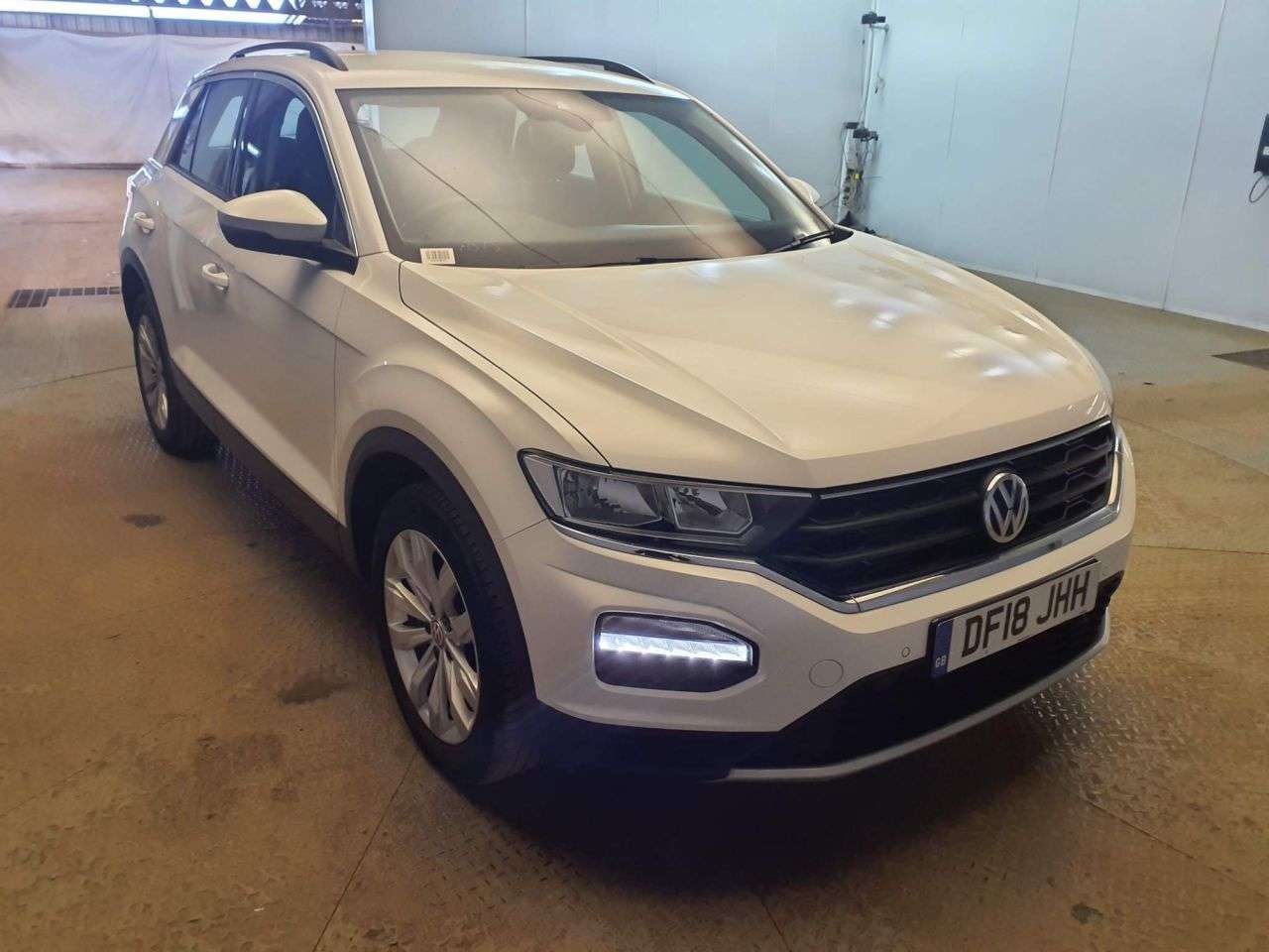 A 2018 VOLKSWAGEN T-ROC 1.0 TSI SE SUV 5dr Petrol Manual Euro 6 (s/s) (115 ps) A 2018 VOLKSWAGEN T-ROC 1.0 TSI SE SUV 5dr Petrol Manual Euro 6 (s/s) (115 ps)