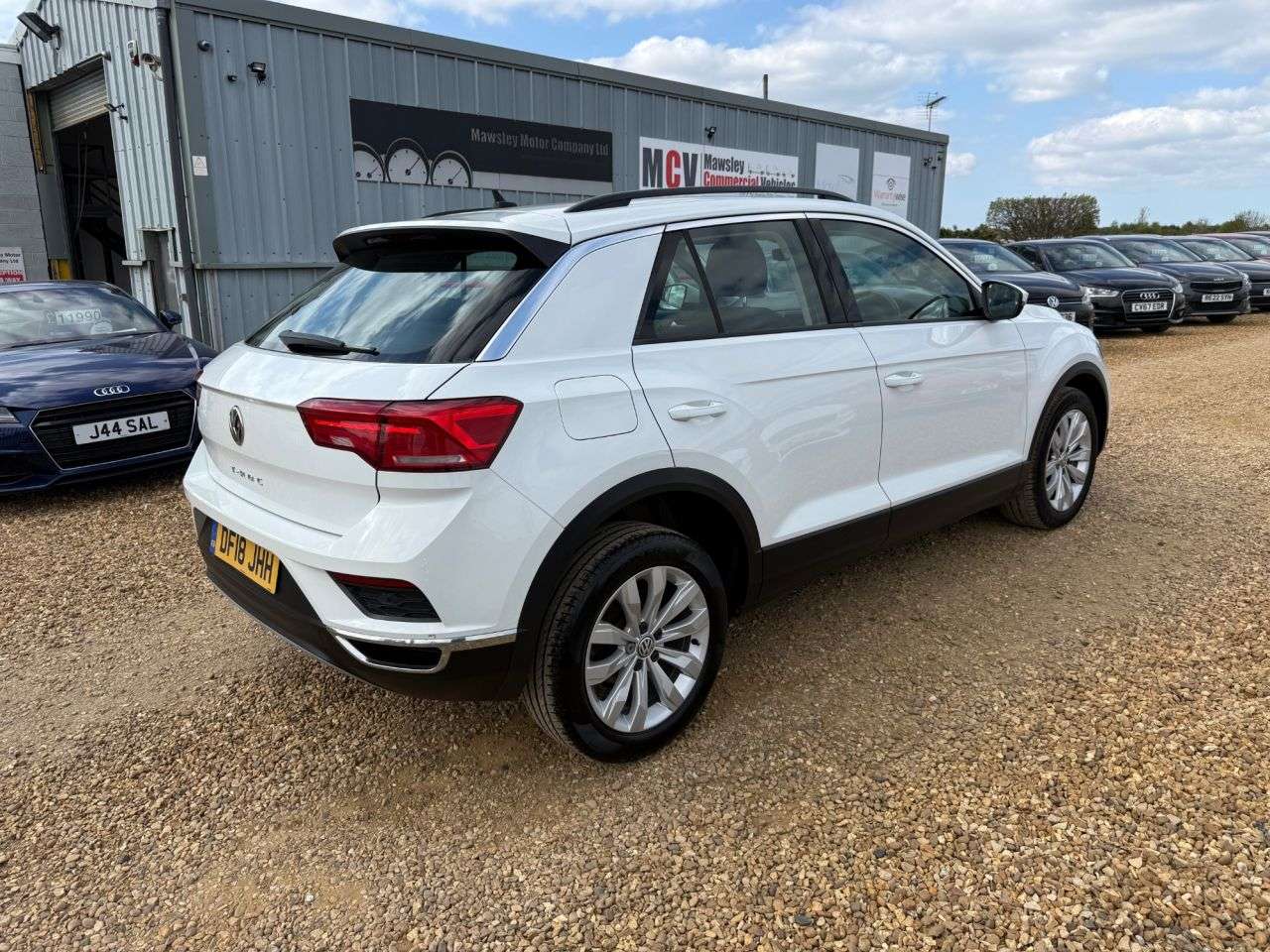 A 2018 VOLKSWAGEN T-ROC 1.0 TSI SE SUV 5dr Petrol Manual Euro 6 (s/s) (115 ps) A 2018 VOLKSWAGEN T-ROC 1.0 TSI SE SUV 5dr Petrol Manual Euro 6 (s/s) (115 ps)