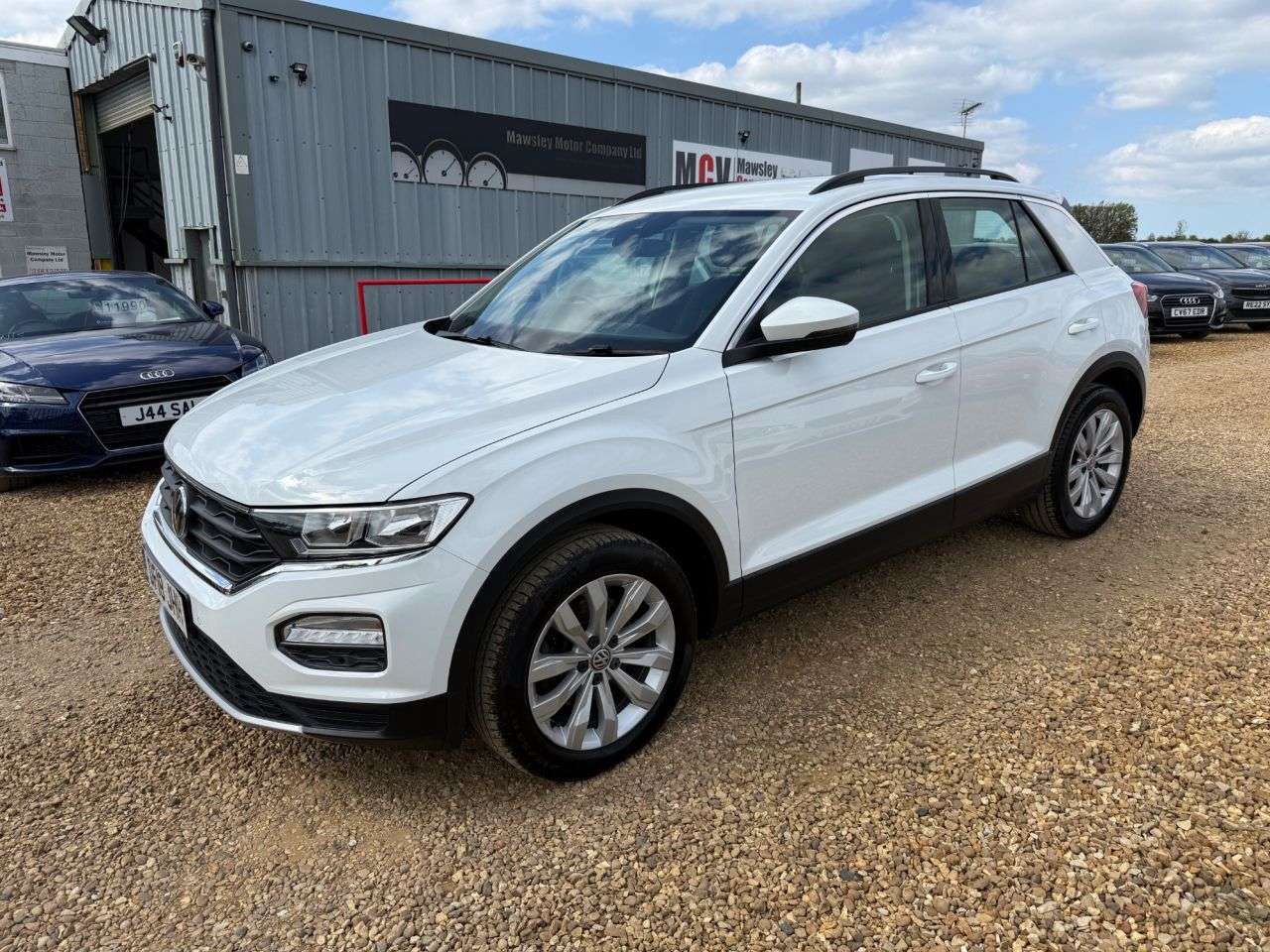 A 2018 VOLKSWAGEN T-ROC 1.0 TSI SE SUV 5dr Petrol Manual Euro 6 (s/s) (115 ps) A 2018 VOLKSWAGEN T-ROC 1.0 TSI SE SUV 5dr Petrol Manual Euro 6 (s/s) (115 ps)