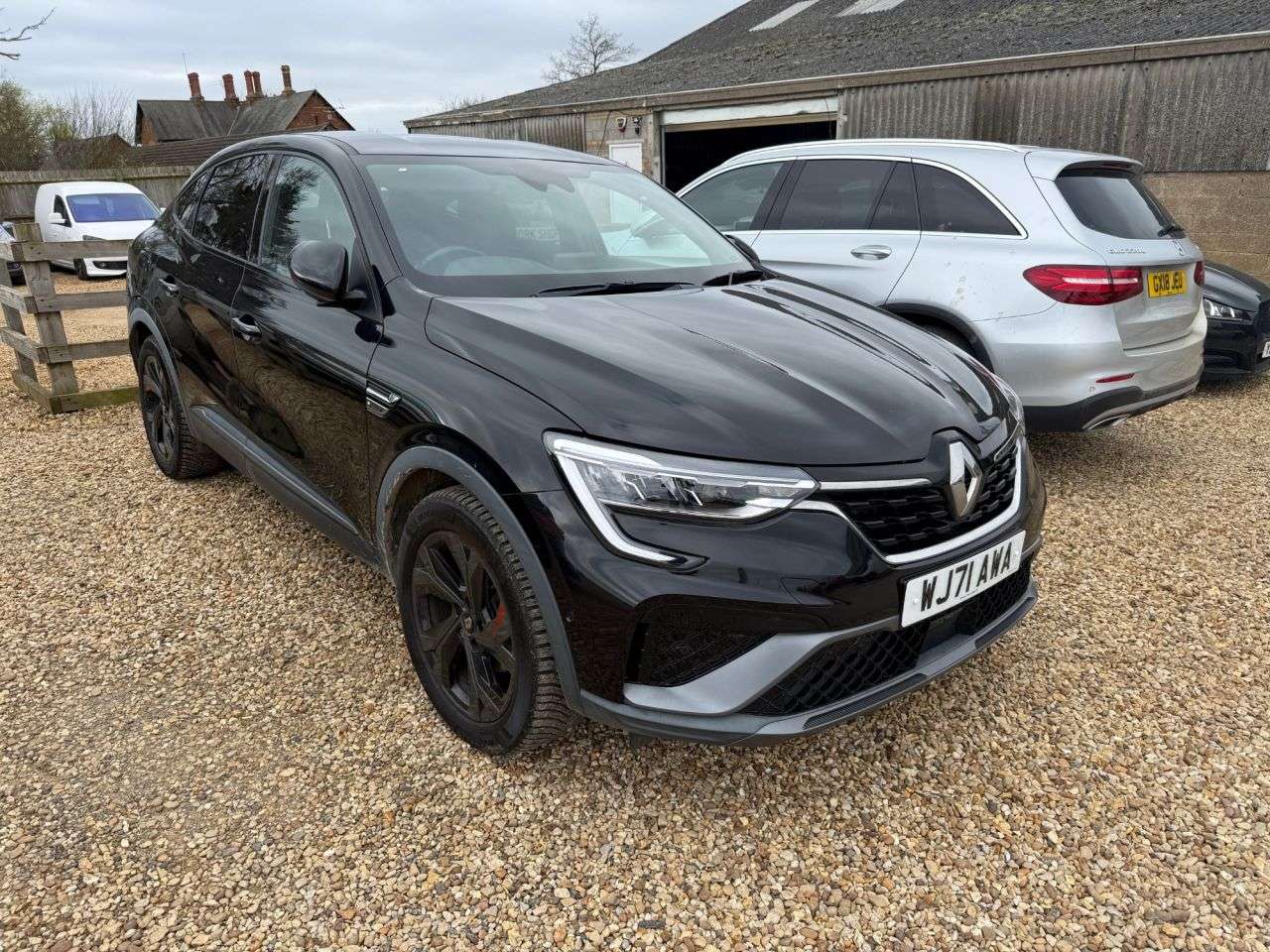 A 2021 RENAULT ARKANA 1.6 E-TECH r.s. line SUV 5dr Petrol Hybrid Auto 2WD Euro 6 (s/s) (145 bhp) A 2021 RENAULT ARKANA 1.6 E-TECH r.s. line SUV 5dr Petrol Hybrid Auto 2WD Euro 6 (s/s) (145 bhp)