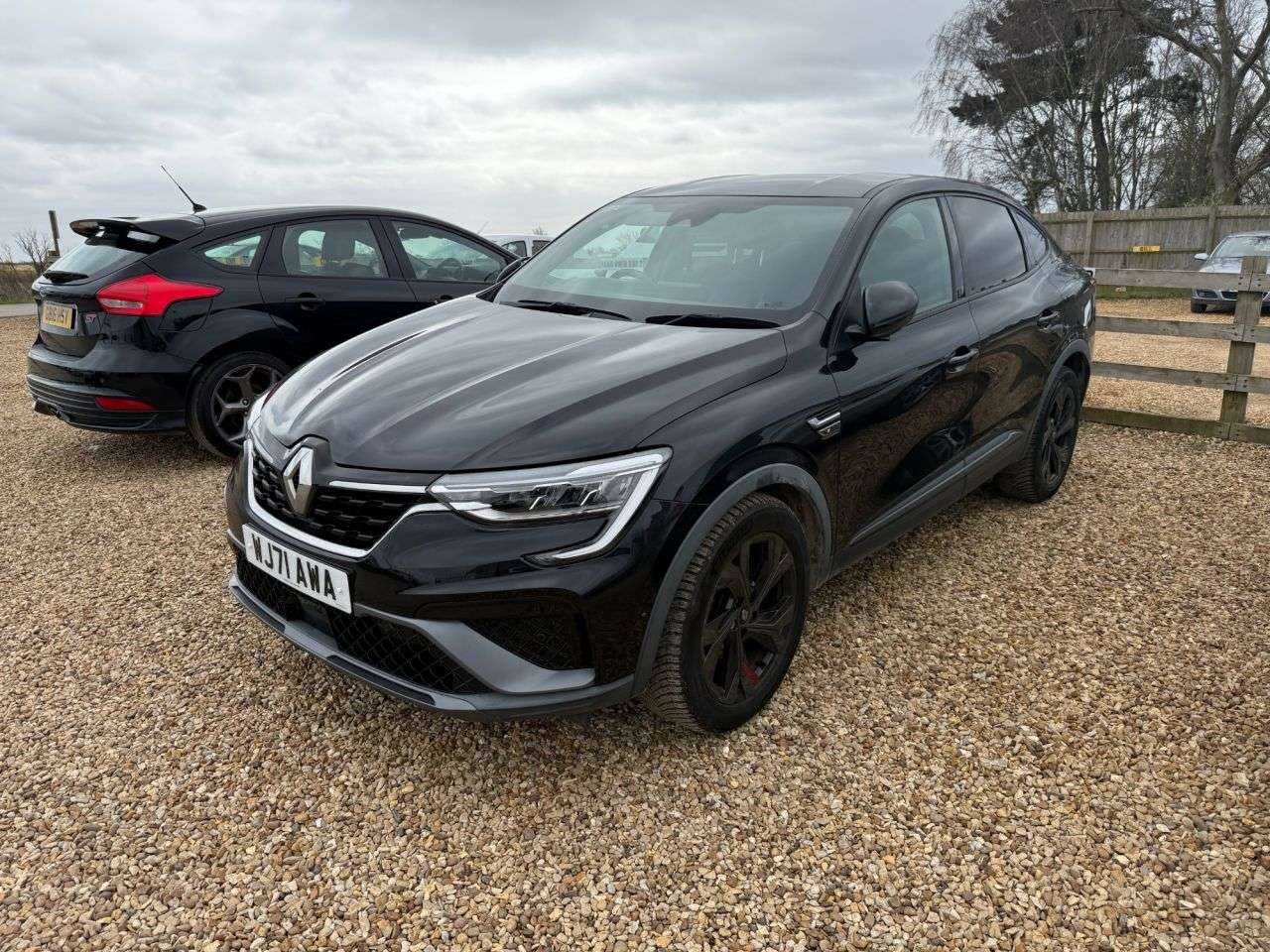 A 2021 RENAULT ARKANA 1.6 E-TECH r.s. line SUV 5dr Petrol Hybrid Auto 2WD Euro 6 (s/s) (145 bhp) A 2021 RENAULT ARKANA 1.6 E-TECH r.s. line SUV 5dr Petrol Hybrid Auto 2WD Euro 6 (s/s) (145 bhp)