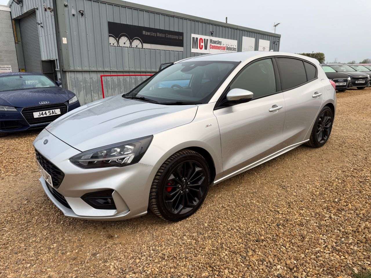 A 2020 FORD FOCUS 1.0T EcoBoost MHEV ST-Line X Edition Hatchback 5dr Petrol Manual Euro 6 (s/ A 2020 FORD FOCUS 1.0T EcoBoost MHEV ST-Line X Edition Hatchback 5dr Petrol Manual Euro 6 (s/