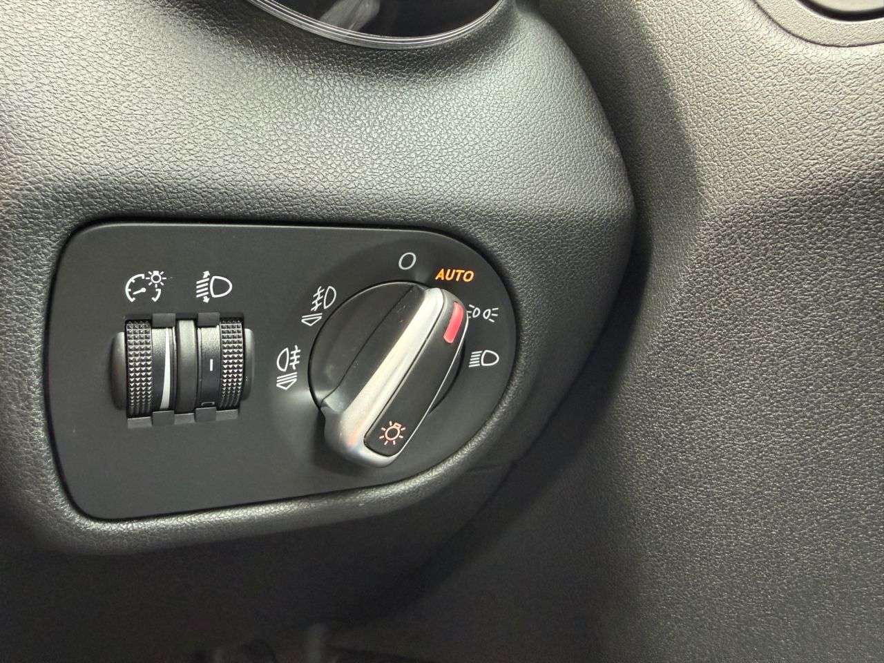 2017 AUDI A1 2017 AUDI A1
