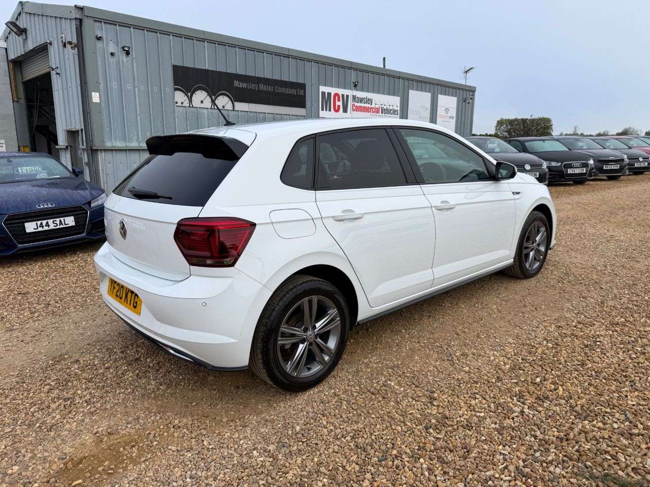 A 2020 VOLKSWAGEN POLO 1.0 TSI GPF R-Line Hatchback 5dr Petrol Manual Euro 6 (s/s) (115 ps) A 2020 VOLKSWAGEN POLO 1.0 TSI GPF R-Line Hatchback 5dr Petrol Manual Euro 6 (s/s) (115 ps)