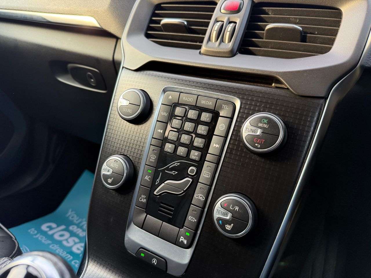 2019 VOLVO V40 2019 VOLVO V40