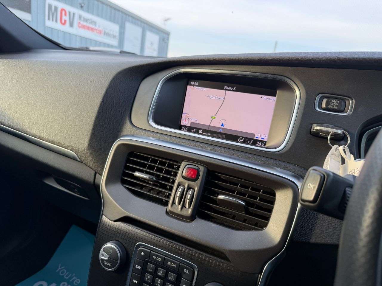 2019 VOLVO V40 2019 VOLVO V40