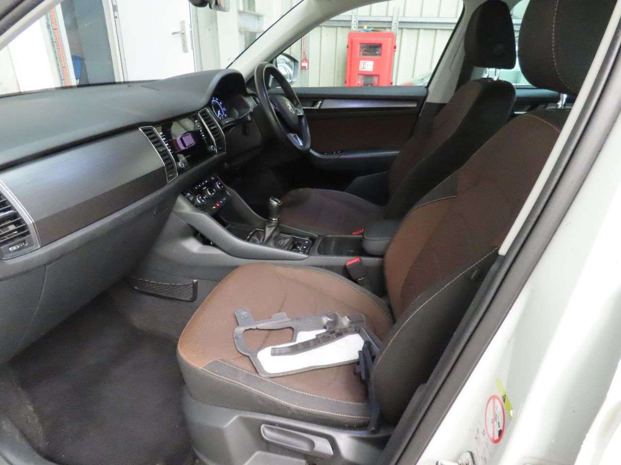 A 2017 SKODA KODIAQ 2.0 TDI SE SUV 5dr Diesel Manual 4WD Euro 6 (s/s) (7 Seat) (150 ps) A 2017 SKODA KODIAQ 2.0 TDI SE SUV 5dr Diesel Manual 4WD Euro 6 (s/s) (7 Seat) (150 ps)