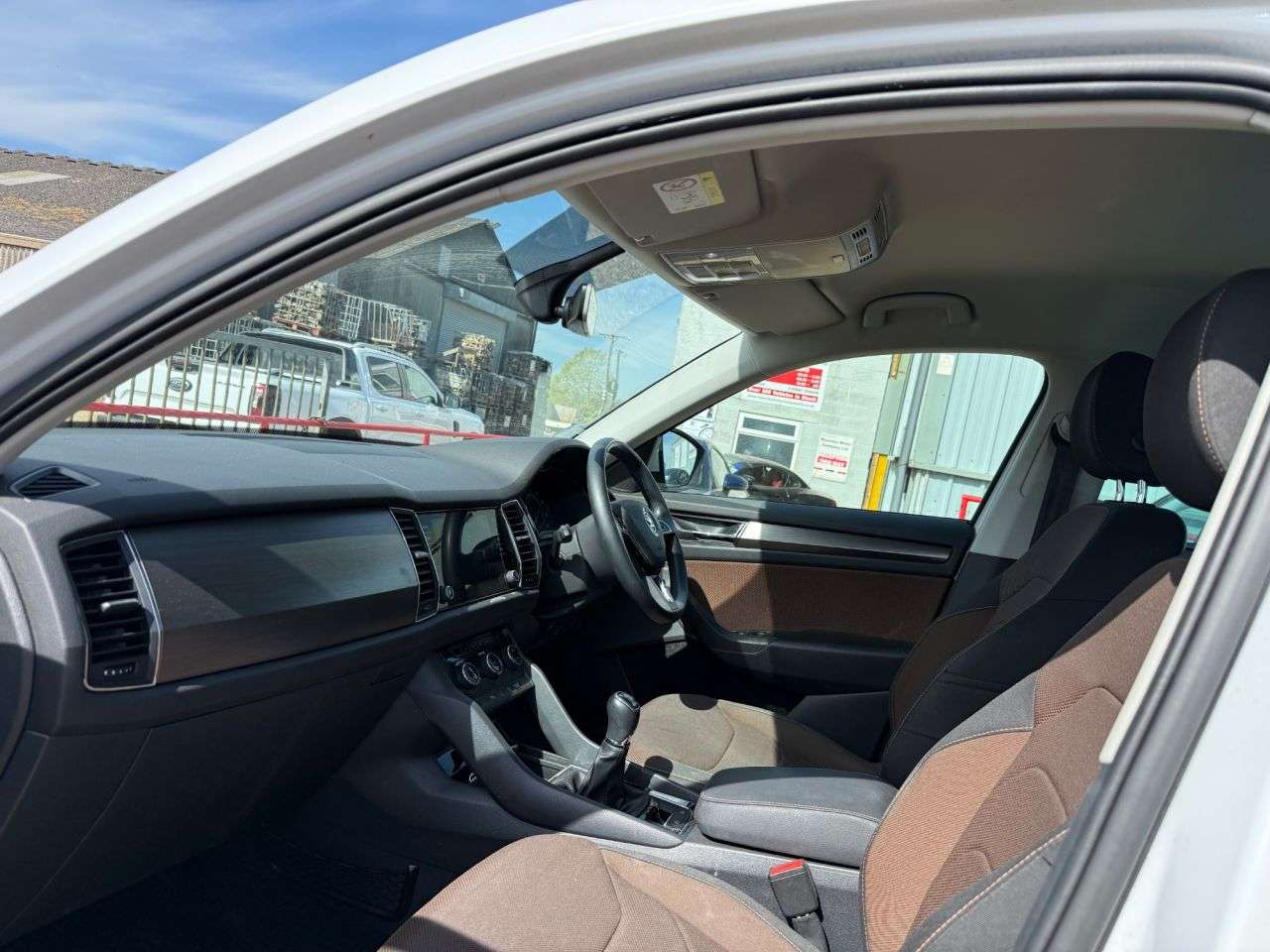 A 2017 SKODA KODIAQ 2.0 TDI SE SUV 5dr Diesel Manual 4WD Euro 6 (s/s) (7 Seat) (150 ps) A 2017 SKODA KODIAQ 2.0 TDI SE SUV 5dr Diesel Manual 4WD Euro 6 (s/s) (7 Seat) (150 ps)