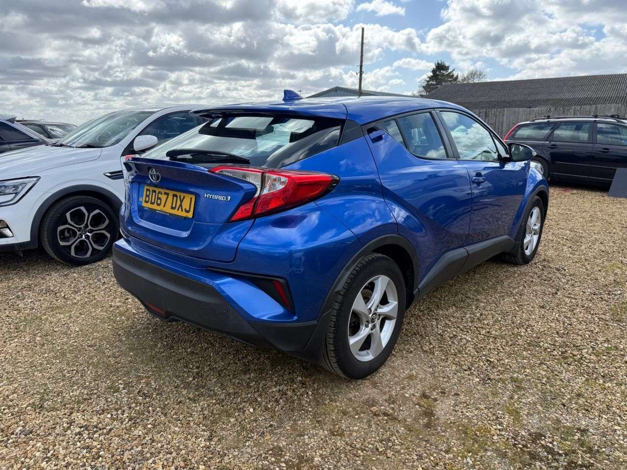 A 2017 TOYOTA C-HR 1.8 VVT-h Icon SUV 5dr Petrol Hybrid CVT Euro 6 (s/s) (122 ps) A 2017 TOYOTA C-HR 1.8 VVT-h Icon SUV 5dr Petrol Hybrid CVT Euro 6 (s/s) (122 ps)