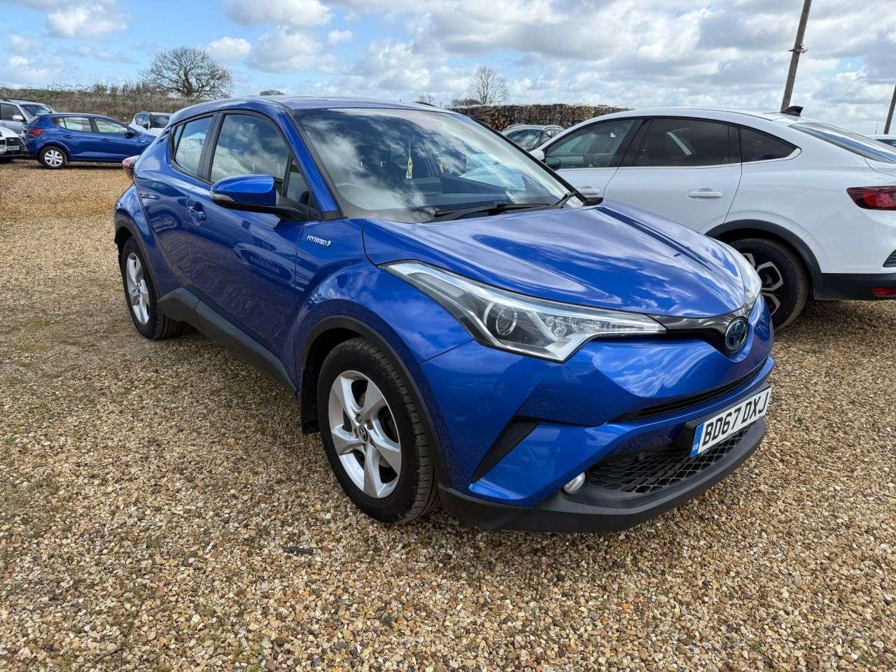 A 2017 TOYOTA C-HR 1.8 VVT-h Icon SUV 5dr Petrol Hybrid CVT Euro 6 (s/s) (122 ps) A 2017 TOYOTA C-HR 1.8 VVT-h Icon SUV 5dr Petrol Hybrid CVT Euro 6 (s/s) (122 ps)