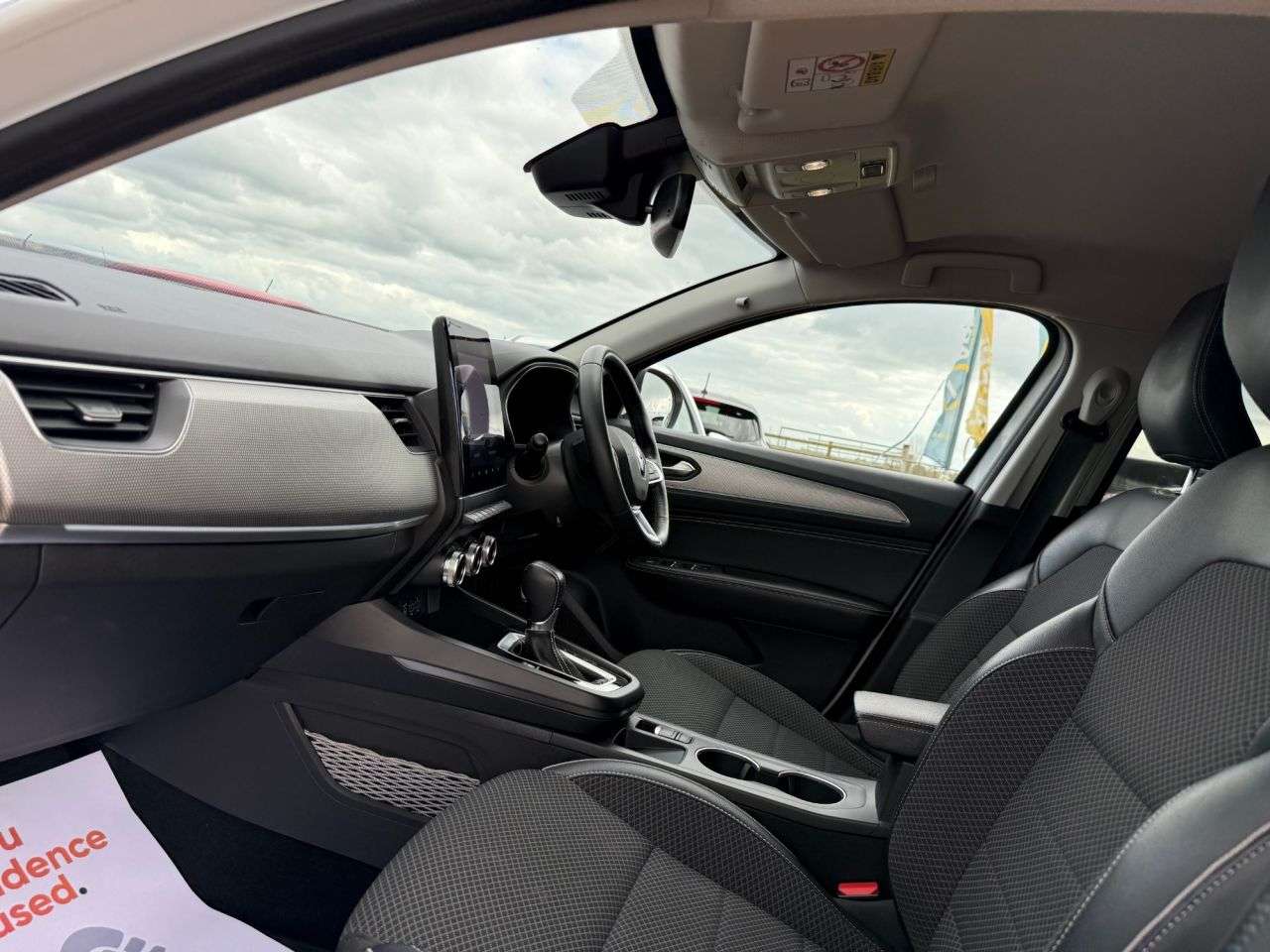 A 2023 RENAULT ARKANA 1.6 E-TECH S Edition SUV 5dr Petrol Hybrid Auto 2WD Euro 6 (s/s) (145 bhp) A 2023 RENAULT ARKANA 1.6 E-TECH S Edition SUV 5dr Petrol Hybrid Auto 2WD Euro 6 (s/s) (145 bhp)