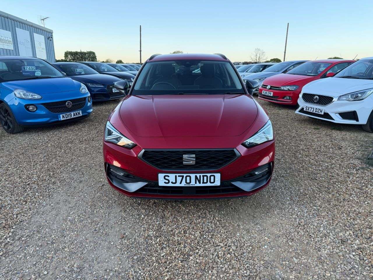 A 2020 SEAT LEON 1.5 TSI EVO FR Estate 5dr Petrol Manual Euro 6 (s/s) (130 ps) A 2020 SEAT LEON 1.5 TSI EVO FR Estate 5dr Petrol Manual Euro 6 (s/s) (130 ps)