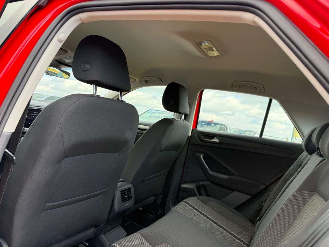 2018 VOLKSWAGEN T-ROC 2018 VOLKSWAGEN T-ROC