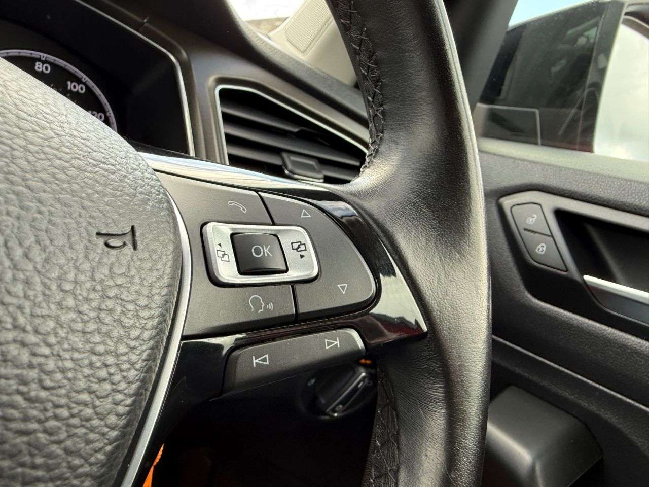 2018 VOLKSWAGEN T-ROC 2018 VOLKSWAGEN T-ROC