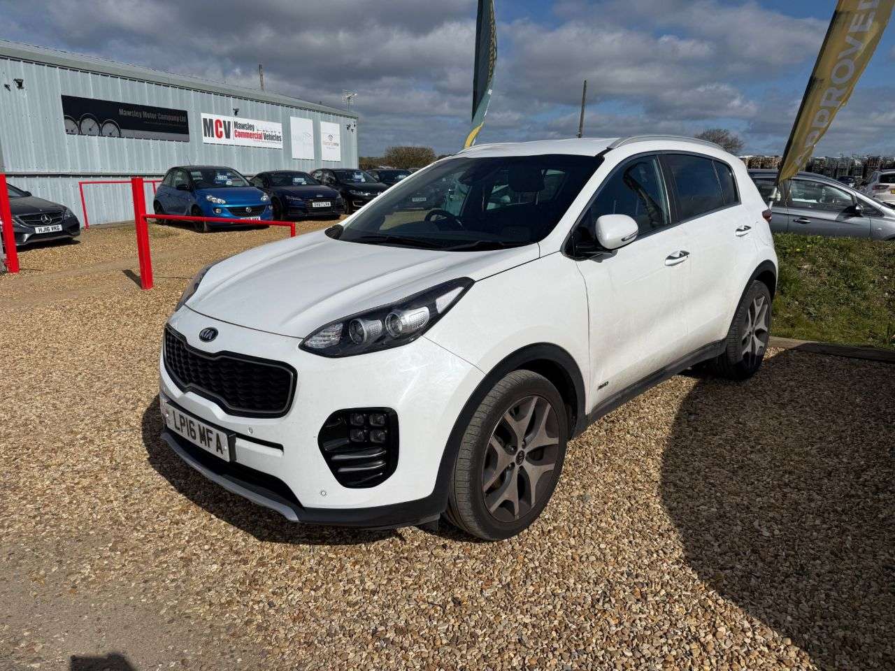 A 2016 KIA SPORTAGE 1.6 T-GDi GT-Line SUV 5dr Petrol DCT AWD Euro 6 (174 bhp) A 2016 KIA SPORTAGE 1.6 T-GDi GT-Line SUV 5dr Petrol DCT AWD Euro 6 (174 bhp)