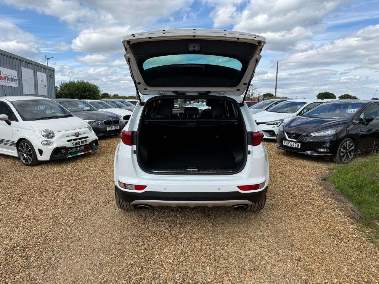 A 2016 KIA SPORTAGE 1.6 T-GDi GT-Line SUV 5dr Petrol DCT AWD Euro 6 (174 bhp) A 2016 KIA SPORTAGE 1.6 T-GDi GT-Line SUV 5dr Petrol DCT AWD Euro 6 (174 bhp)