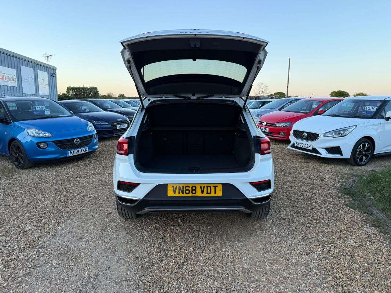 2018 VOLKSWAGEN T-ROC 2018 VOLKSWAGEN T-ROC