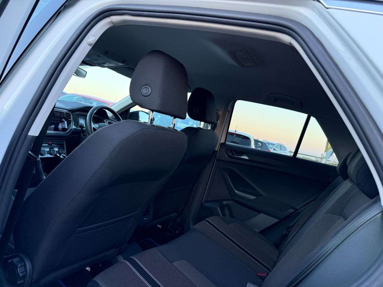 2018 VOLKSWAGEN T-ROC 2018 VOLKSWAGEN T-ROC