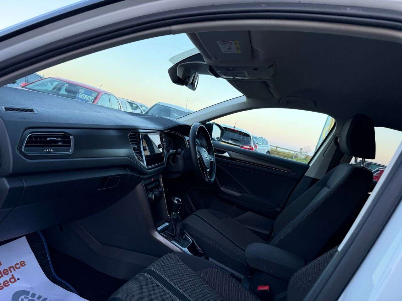 A 2018 VOLKSWAGEN T-ROC 1.5 TSI GPF EVO Design SUV 5dr Petrol Manual Euro 6 (s/s) (150 ps) A 2018 VOLKSWAGEN T-ROC 1.5 TSI GPF EVO Design SUV 5dr Petrol Manual Euro 6 (s/s) (150 ps)