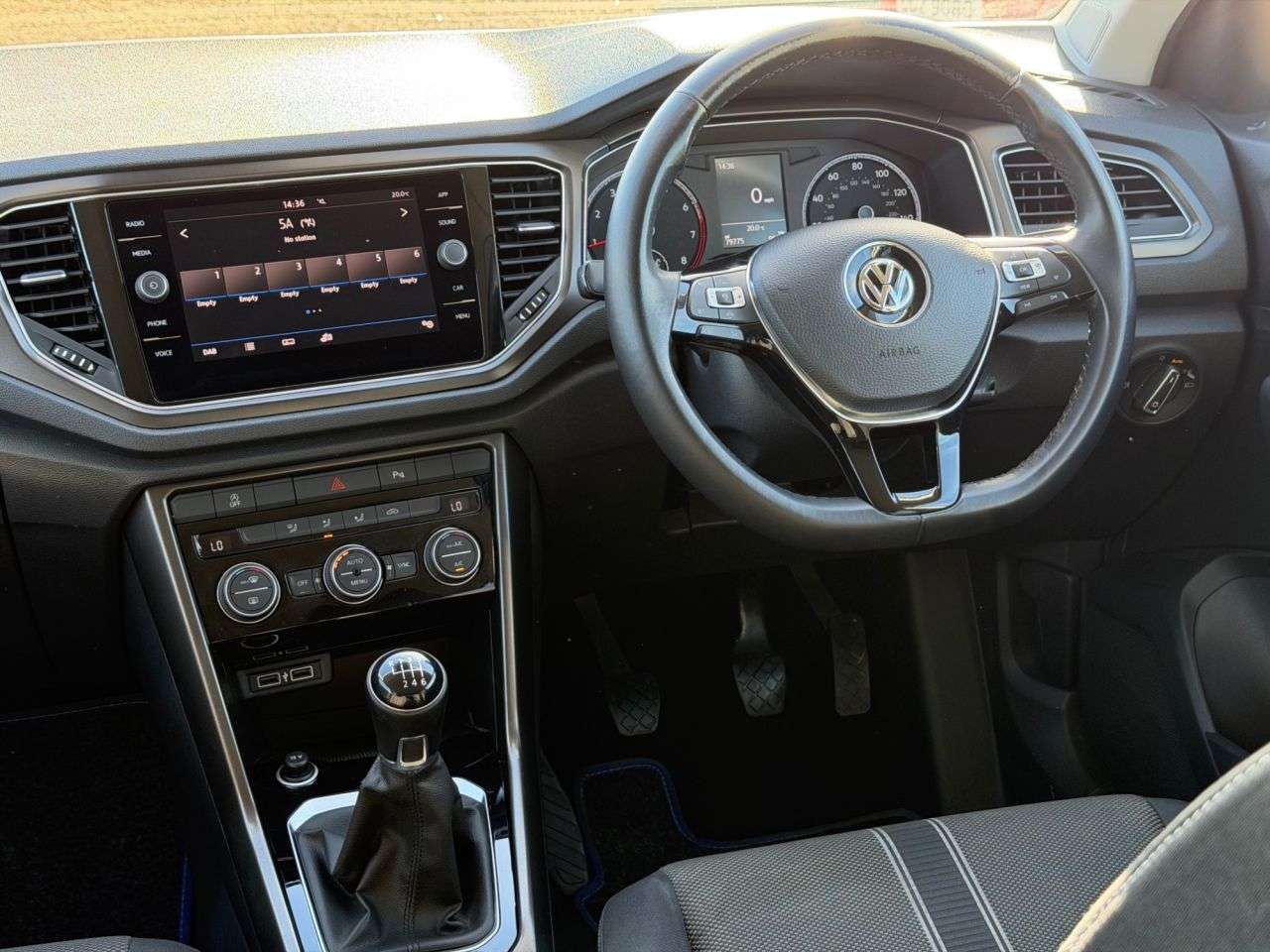 2018 VOLKSWAGEN T-ROC 2018 VOLKSWAGEN T-ROC