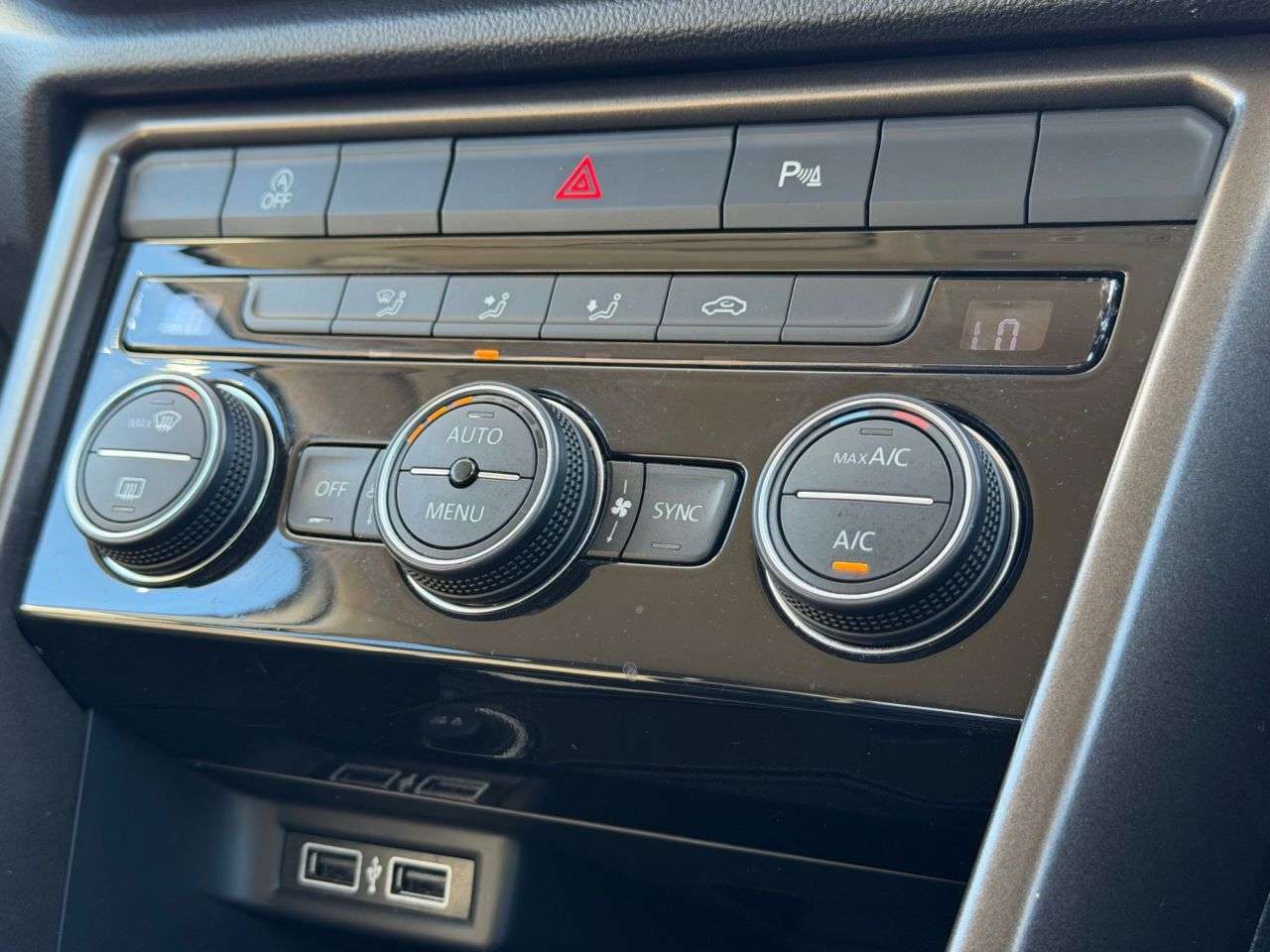 2018 VOLKSWAGEN T-ROC 2018 VOLKSWAGEN T-ROC